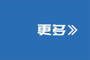 有爱❤️奥纳纳参与曼联公益活动 与孩子们踢球并送上签名~