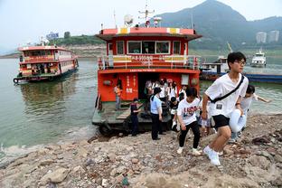 利物浦主场对西汉姆已7连胜，若赢球将第19次进入联赛杯四强